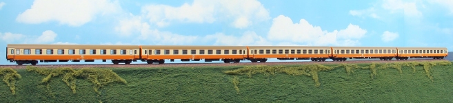 ACME 55299 - H0 - 5-tlg. Set Personenwagen Städte-Express, Ep. IV, DR - Set 1